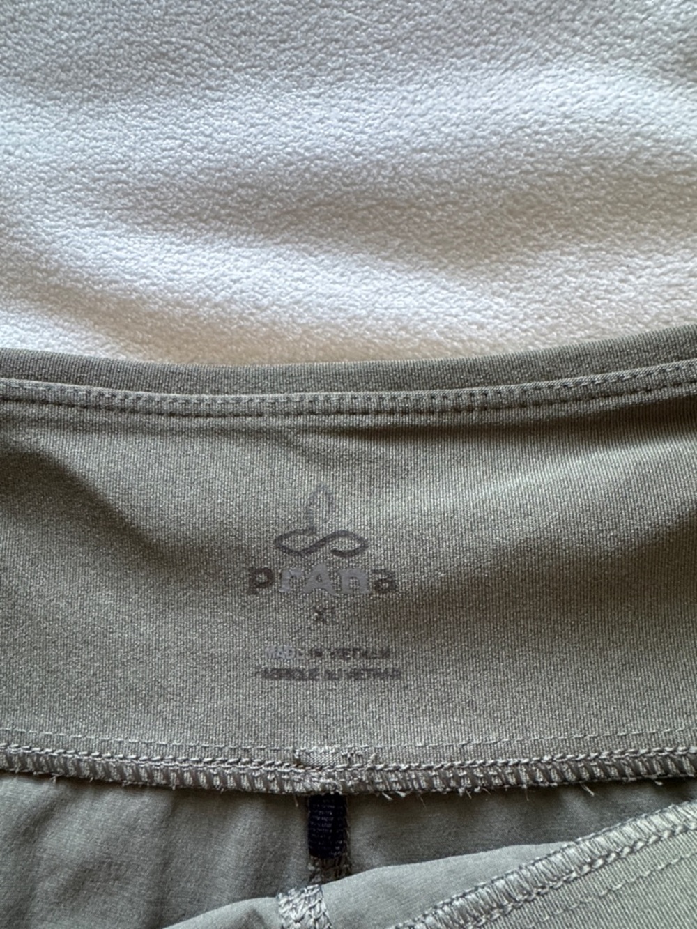 Prana shorts - Picture 4 of 10